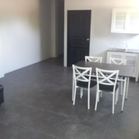 Living Room Apartments Bang Lut Beach Khaolak Bang Sak Bilik gambar